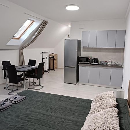 Mira Apartman Debrecen Exteriör bild