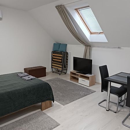 Mira Apartman Debrecen Exteriör bild