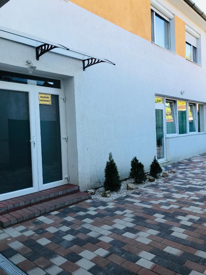 Mira Apartman Debrecen Exteriör bild