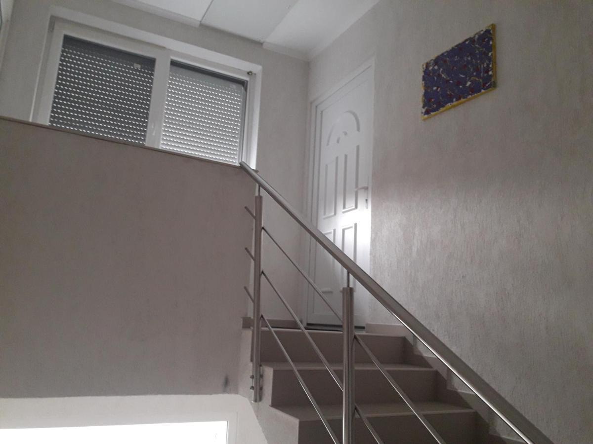 Mira Apartman Debrecen Exteriör bild